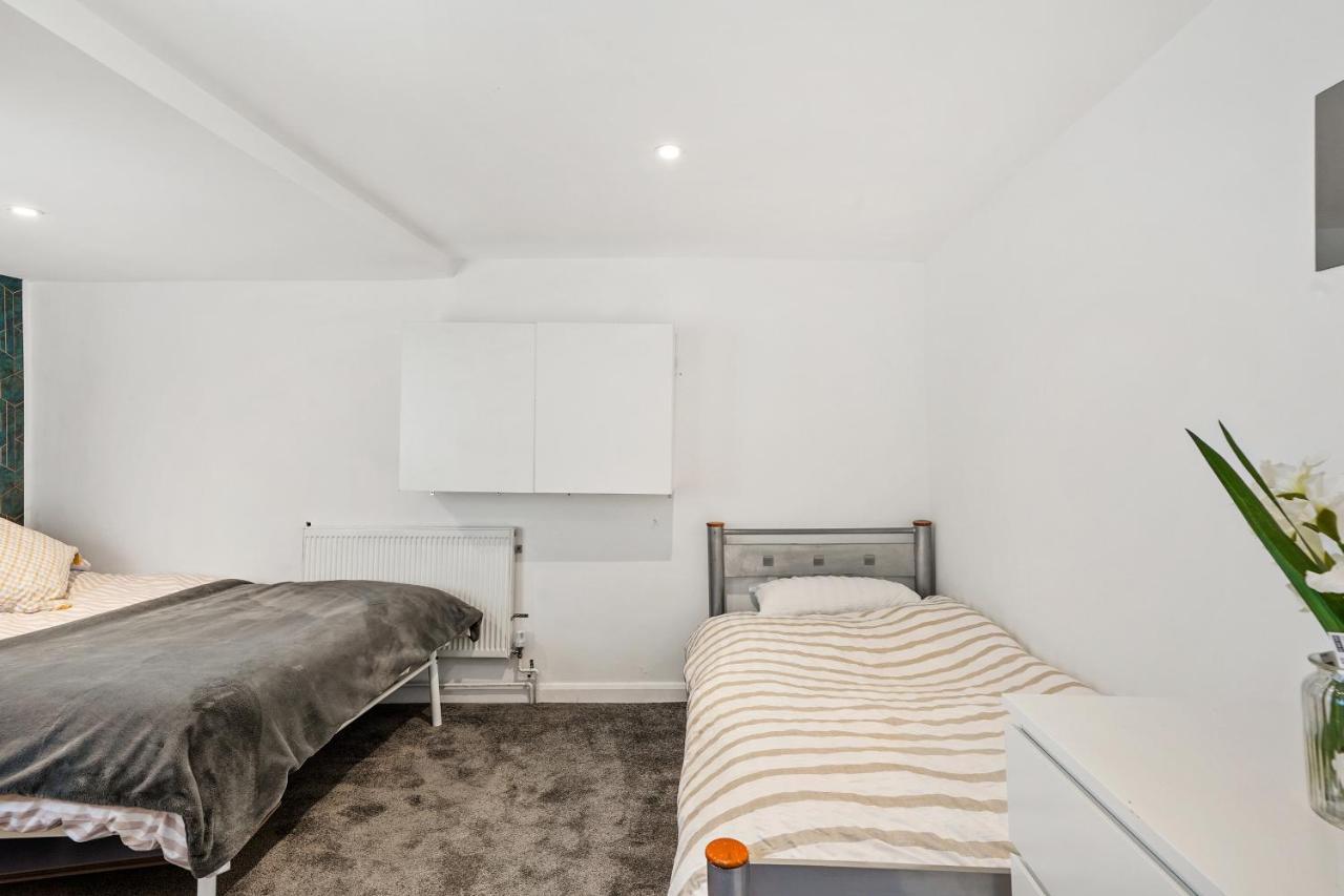 Modern One Bedroom Apartments In Brighton Eksteriør billede